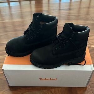 Kids Timberland suede chukkas 13.5 black